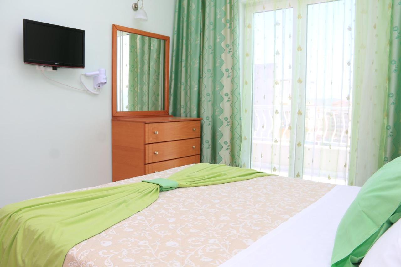 Isabela Apartments Sarandë Esterno foto