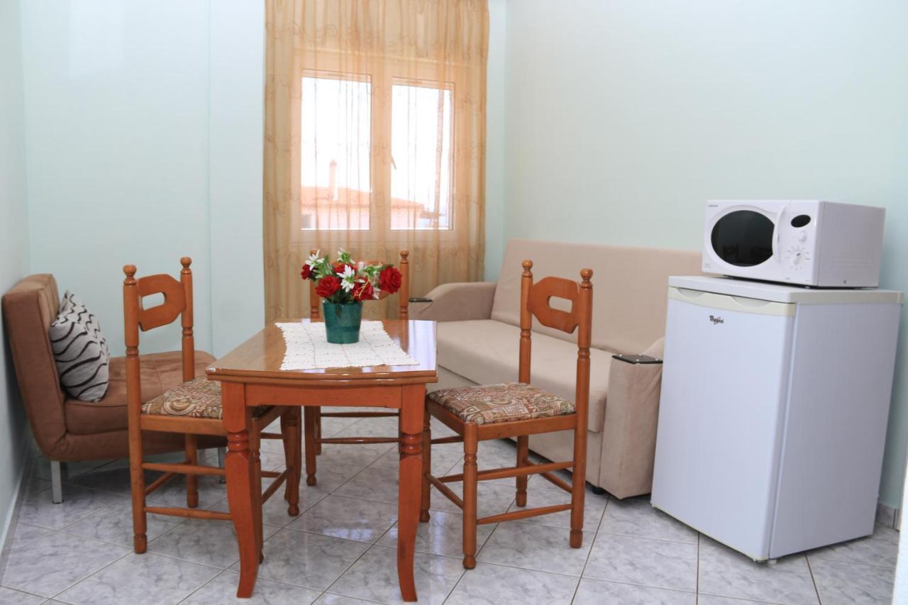 Isabela Apartments Sarandë Esterno foto